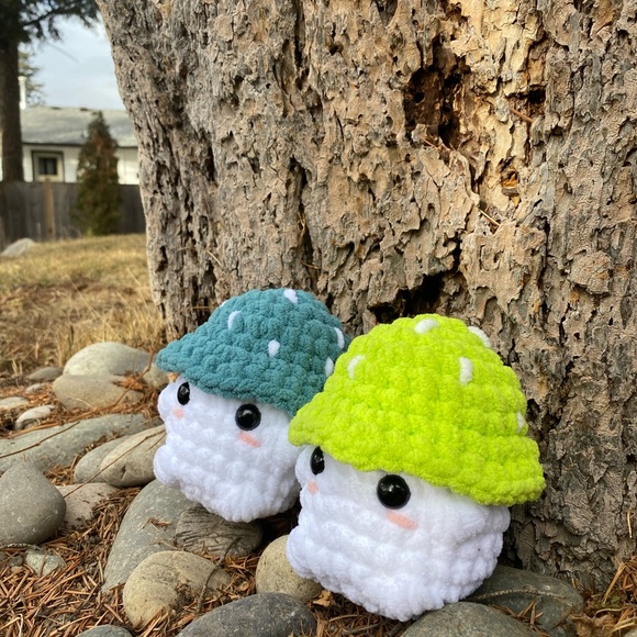 Chonky Mushroom Boi - Picture 2 of 8